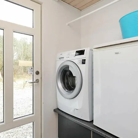 10 Person In Logstor-by Traum *