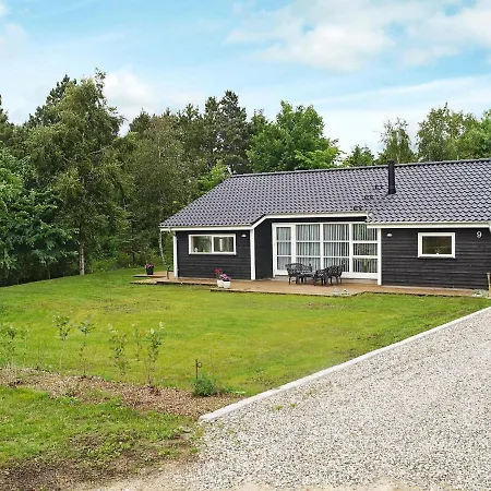 10 Person In Logstor-by Traum *