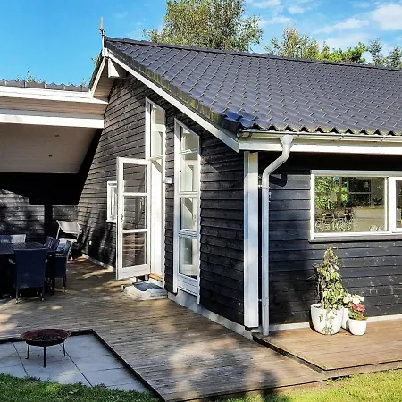 10 Person In Logstor-by Traum * Trend