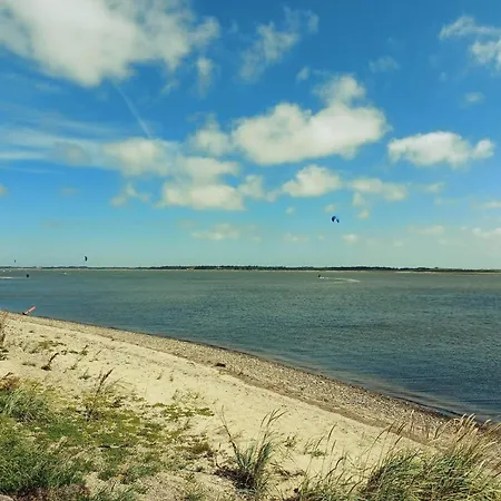 10 Person In Logstor-by Traum *